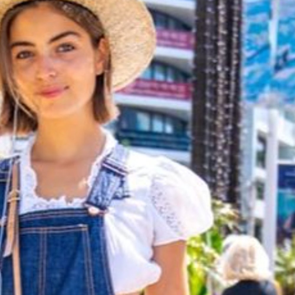 Meet your Posher, Alexis